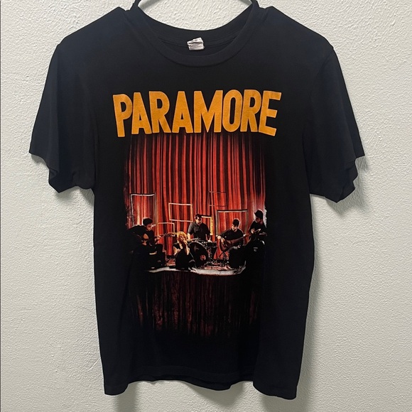 Paramore Graphic T-Shirt - Picture 1 of 3